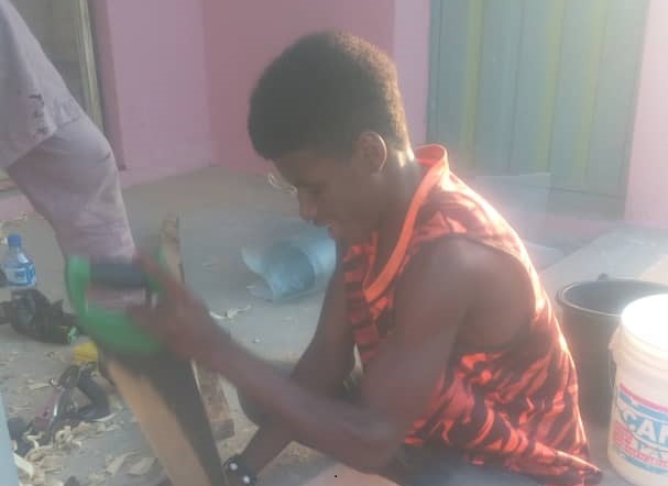 Meet Aminu: A young Fulani boy who put aside ancestral business to become a carpenter in Gashua