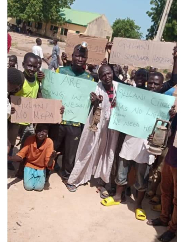 Residents of Gulani Protests Lack of Electricity in Yobe