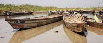 Boko Haram: Terrorists abandon canoes loaded with sacks of food as troops take charge of lake chad region.
