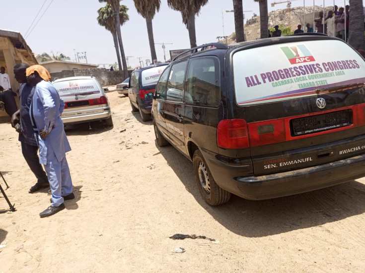 APC: Sen. Bwacha donates vehicles to 16 LG offices
