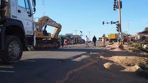 WORKERS AT THE BRITISH-AMERICAN FLYOVER JOS CALL OFF STRIKE