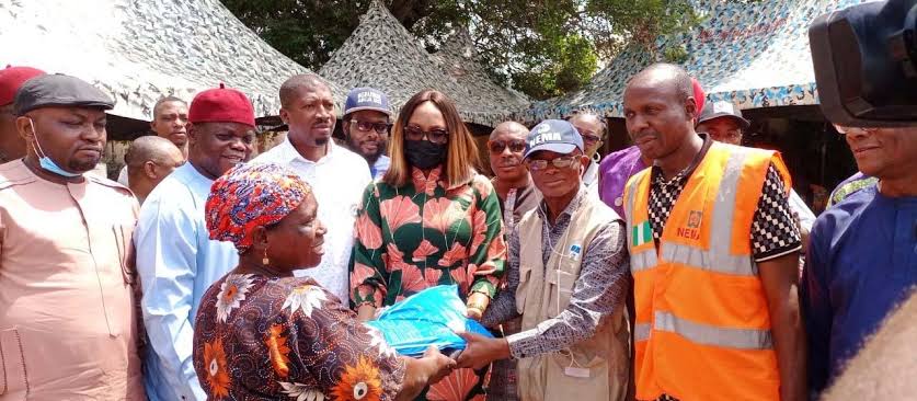 NEMA donates relief materials to flood victims in Niger
