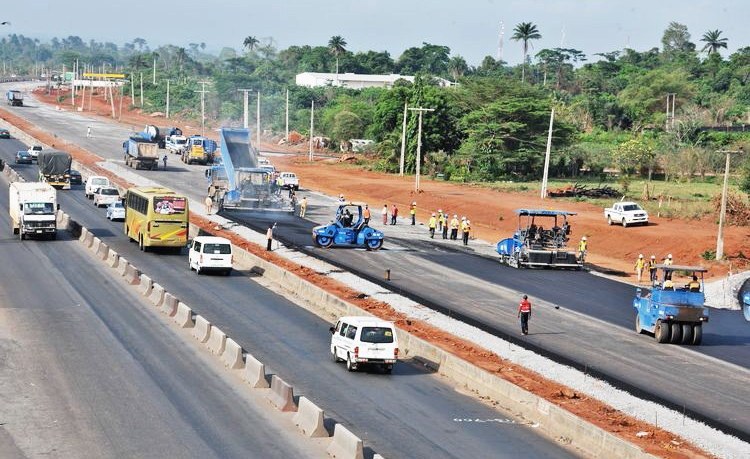 Yuletide: Nigerian Govt. repairs, rehabilitates 24,000 km roads nationwide
